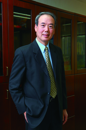 新任院長劉仲明博士，在材料與奈米領域技術涵養深厚，更善長科技管理，是奠定臺灣半導體產業基礎的重要人士。
