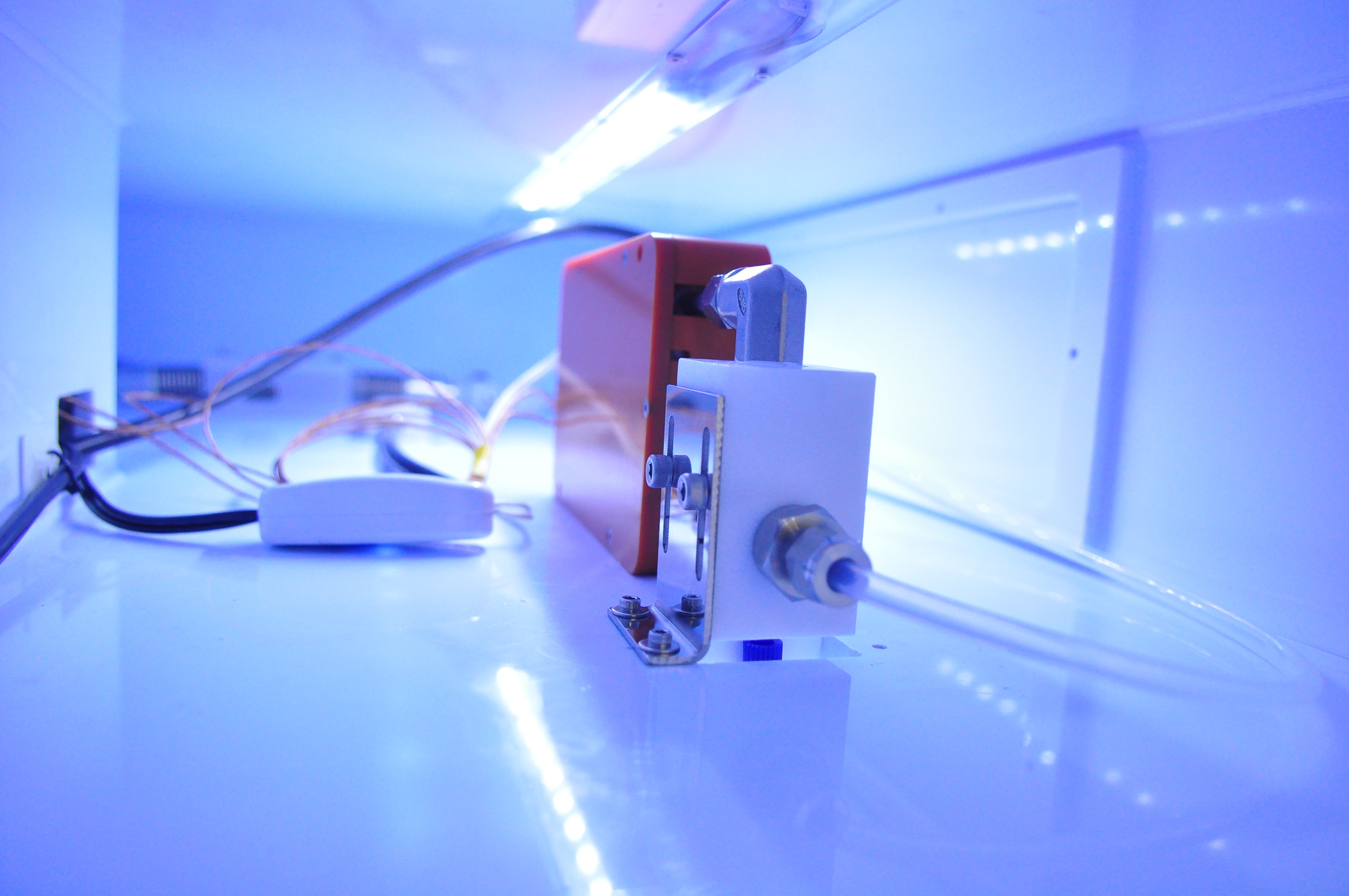 工研院研發的「新世代溶液奈米粒子監測系統SuperSizer」，量測極限可小至五奈米。