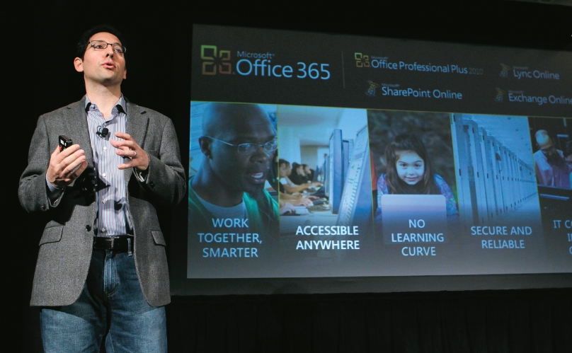 微軟（Microsoft）推出Office 365，將整合車輛的資訊系統，能夠在安全駕駛的同時，同步處理商務資訊。