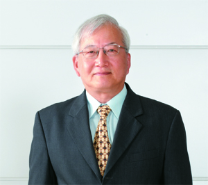 世界先進前任董事長章青駒，是臺灣半導體產業第一代工程師，更見證了產業發展的歷史。