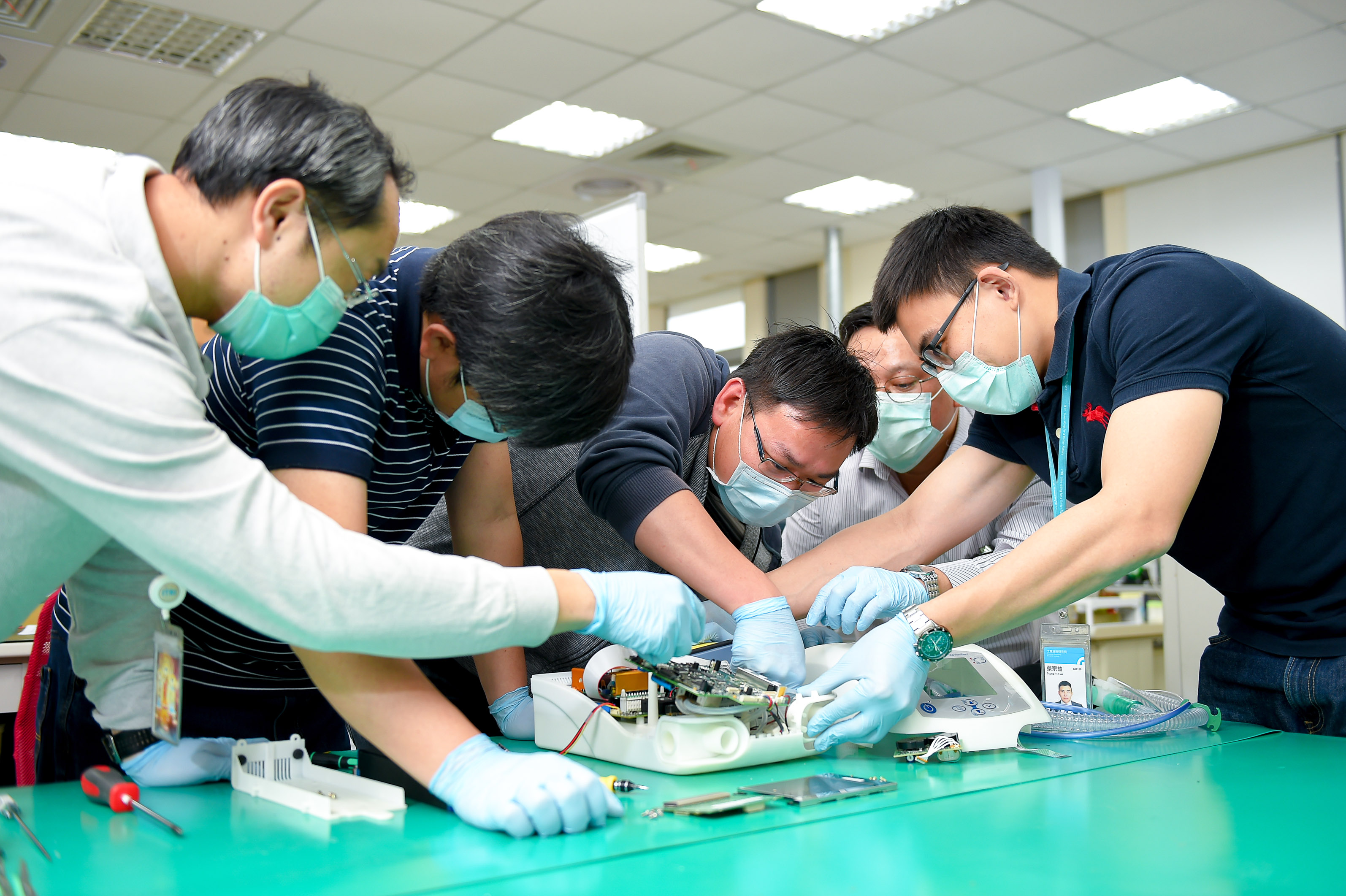 首台國產醫療級呼吸器誕生 工業技術與資訊月刊 出版品 新聞中心 工業技術研究院 首台國產醫療級呼吸器誕生 工業技術與資訊月刊 出版品 新聞中心 工業技術研究院