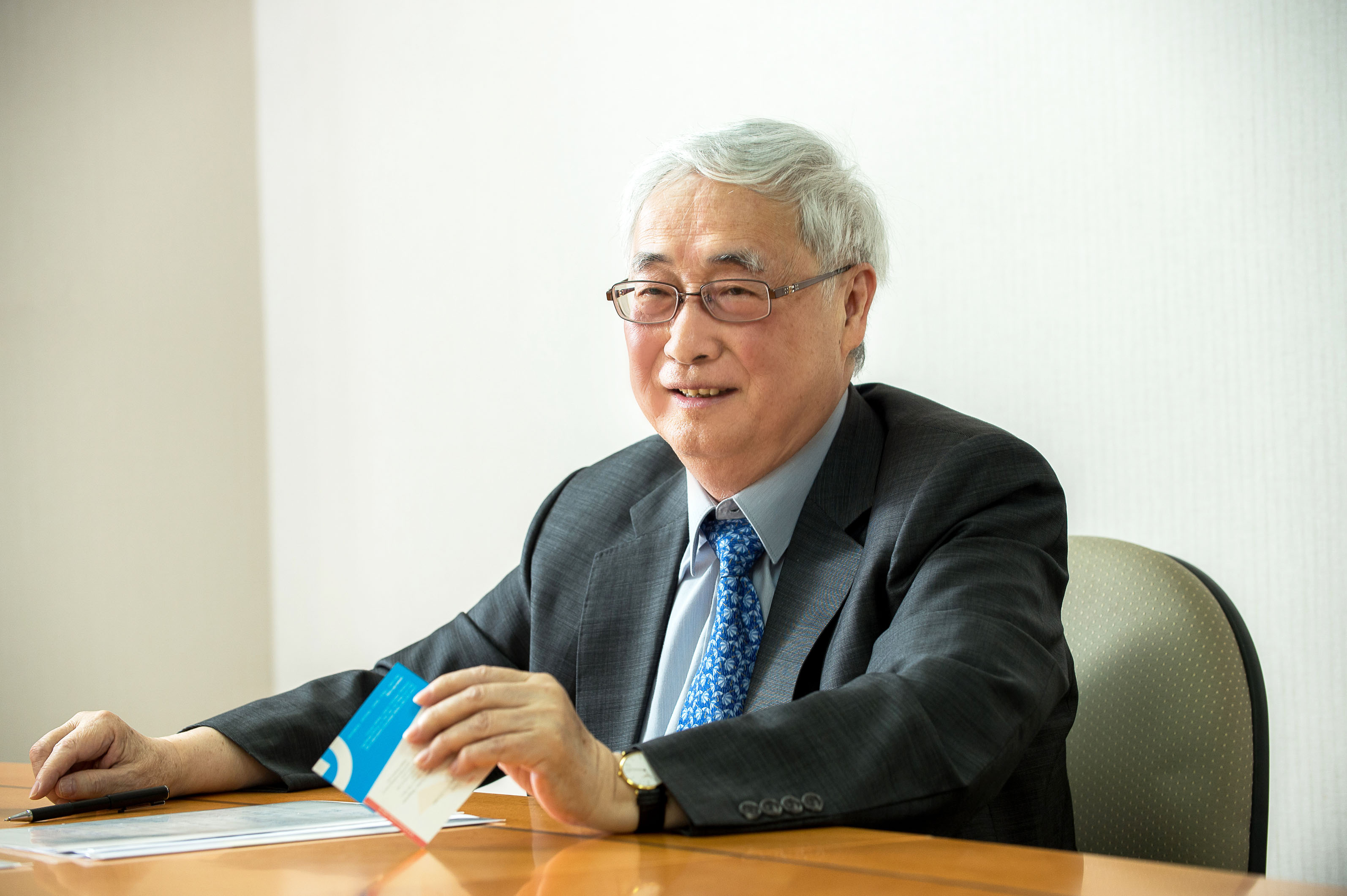 胡定華毛遂自薦擔任RCA積體電路計畫主持人，開啟台灣半導體產業的先河。