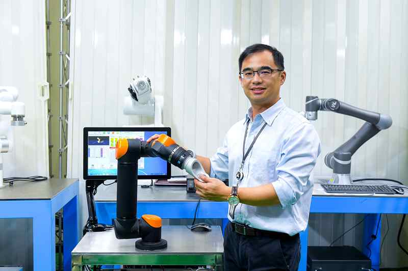 協作型機器人市場能處於發展初期，工研院機械所組長黃甦建議臺灣業者可多多應用，提升產線自動化程度，為疫後興起的總部經濟與智慧製造做好準備。