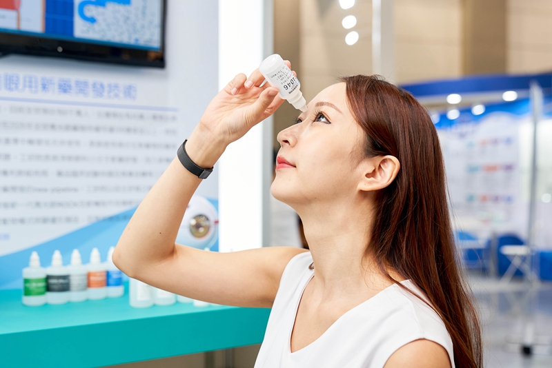 工研院開發「新穎標靶青光眼藥物」， 是國內第一個自主研發成功的青光眼小分子眼藥水，深具里程碑意義。
