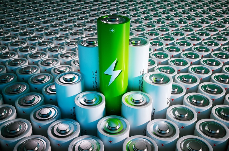 新一代鋰電池使用固態電解質，提高電池能量密度與安全，滿足電動車長續航力和高安全性的需求。（圖／123RF）
