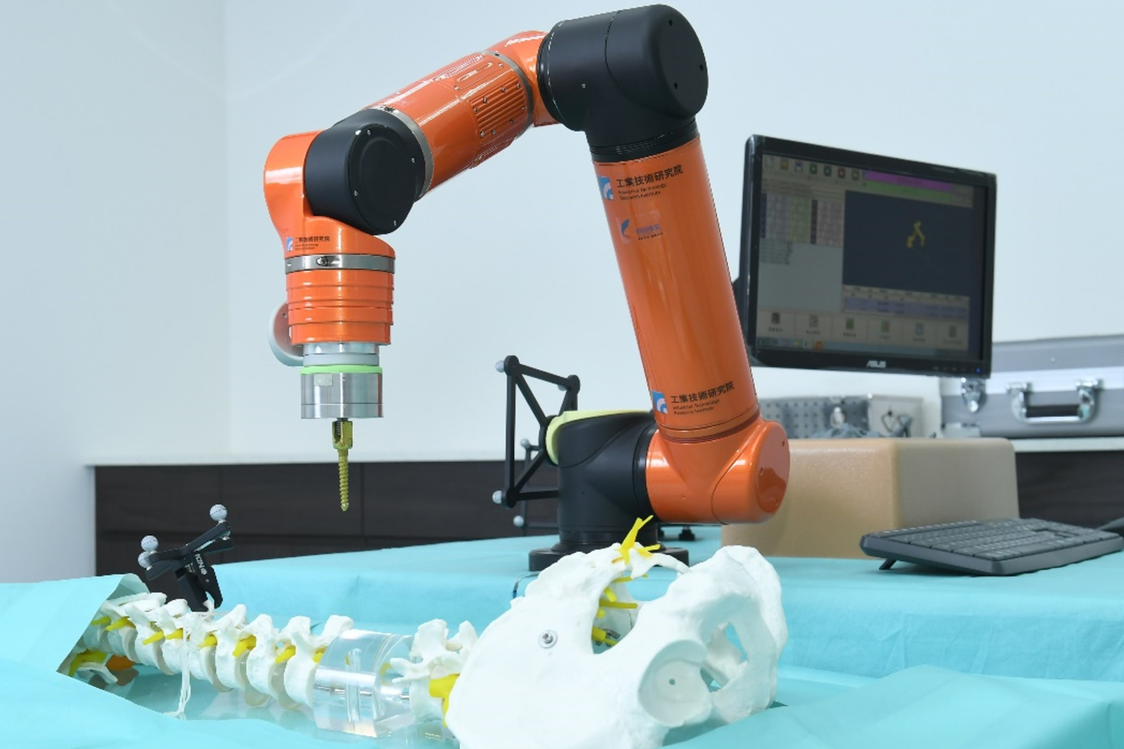 Spinal Surgical Navigation-Robotic Arm