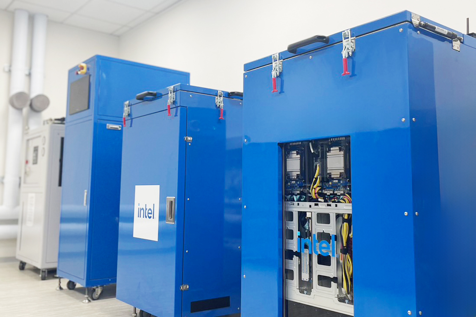 The ITRI-Intel Joint Lab for HPC Cooling Certification focuses on developing and validating industrial immersion cooling solutions for high-performance computing.